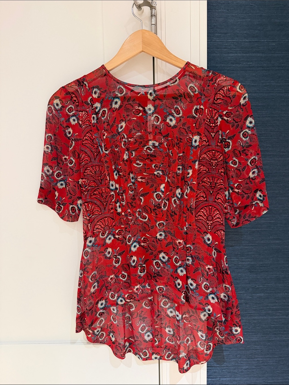 Veronica Beard Red Floral Silk Blouse with graduated length back